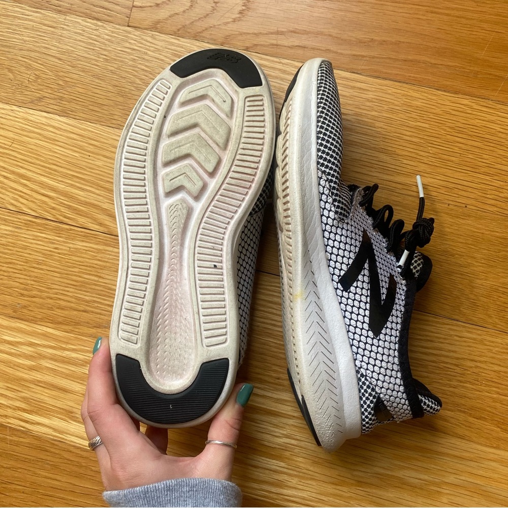 black and white sneakers for ladies